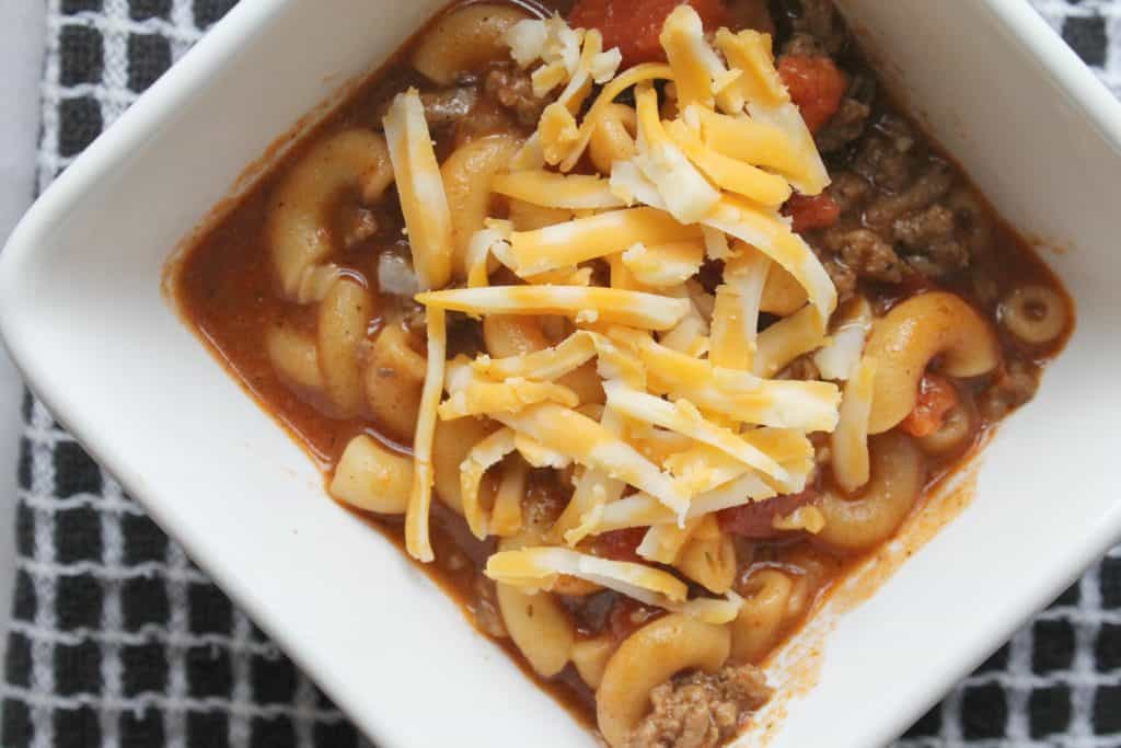 Pressure cooker chili mac is a super quick and easy Instant Pot meal that your family is sure to love! Enjoy this frugal meal option by clicking through to read more! Instant Pot Chili Mac | Pressure Cooker Chili Mac | Easy Pressure Cooker Meals