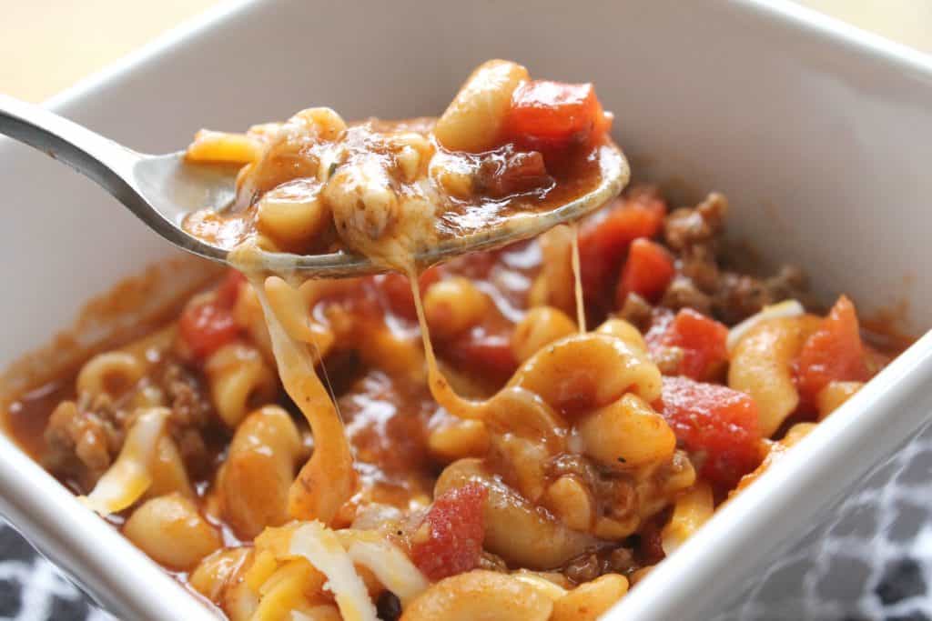 Pressure cooker chili mac is a super quick and easy Instant Pot meal that your family is sure to love! Enjoy this frugal meal option by clicking through to read more! Instant Pot Chili Mac | Pressure Cooker Chili Mac | Easy Pressure Cooker Meals