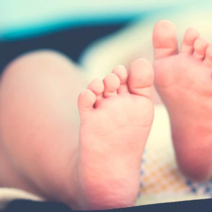 Having a postpartum freezer meal plan can help simplify your life as a new mom! Click through to learn how to plan freezer meals before baby arrives!