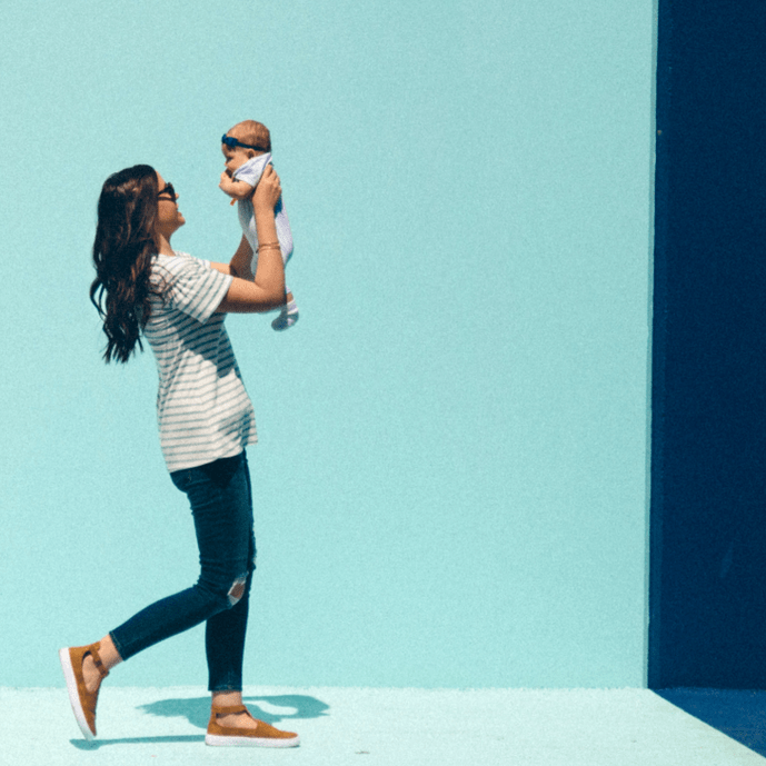 How to Pack a Diaper Bag Like a Minimalist