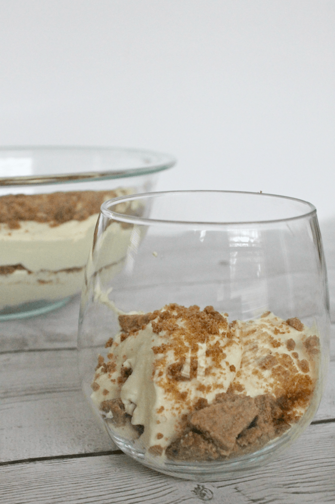 This Speculoos Tiramisu Pudding is a light and airy, quick and easy dessert of crushed cookies paired with fluffy cream. It's perfect for the holidays! Speculoos Recipe | Biscoff Recipe | Speculoos Tiramisu | Easy Christmas Dessert | Christmas Dessert for a Crowd