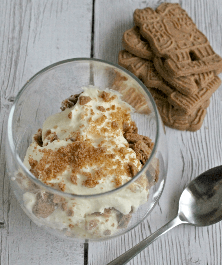 This Speculoos Tiramisu Pudding is a light and airy, quick and easy dessert of crushed cookies paired with fluffy cream. It's perfect for the holidays! Speculoos Recipe | Biscoff Recipe | Speculoos Tiramisu | Easy Christmas Dessert | Christmas Dessert for a Crowd