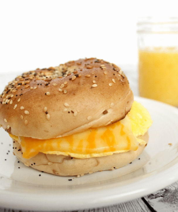 https://marginmakingmom.com/wp-content/uploads/2018/03/EasyandInexpensiveBreakfastSandwichwithPerfectEggsFEATURE.png