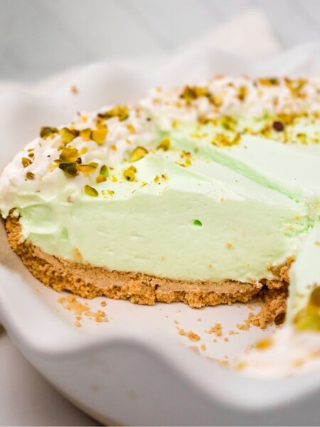easy no-bake pistachio cream pie in a dish