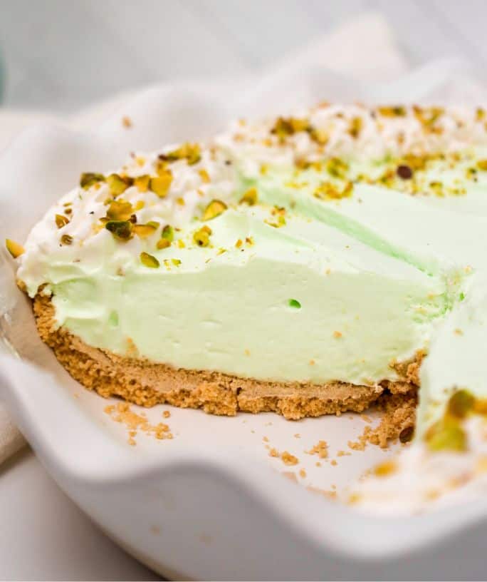 easy no-bake pistachio cream pie in a dish