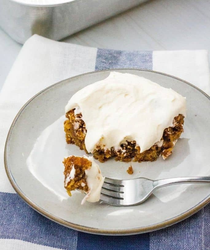 Oatmeal Cream Pie Cake Bars