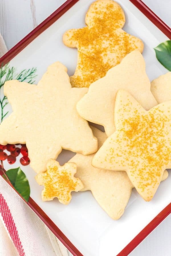 several Bisquick Christmas cookies on a holiday serving platter