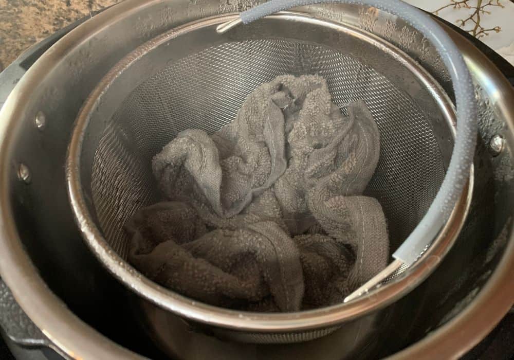 https://marginmakingmom.com/wp-content/uploads/2021/06/how-to-get-rid-of-the-smell-in-dishcloths.jpg