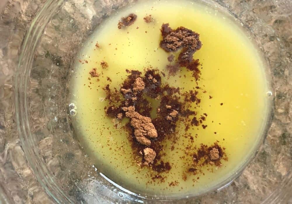 melted butter, cinnamon, and nutmeg in a small bowl